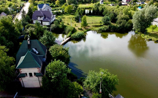 Na Beregu Ozera s Vmestimostu 18 Chelovek Private House.