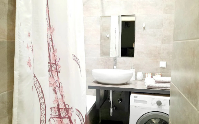 Квартира "Билет в Париж" рядом с парком Галицкого. Сеть Мята