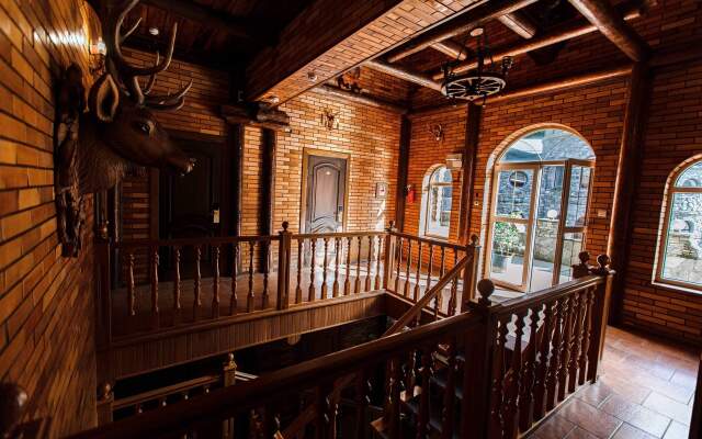 Fort Evrika Hotel