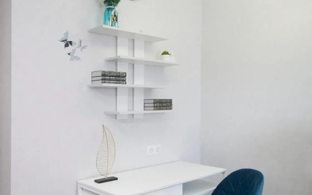 Bolshoy Razdelny Lyuks V Tsentre Flat