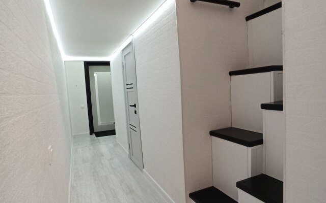 Dvukhurovnevyе v zdanii TTS Apartments