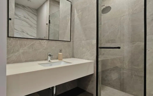 Апартаменты Дизайнерские на Первой Линии Моря