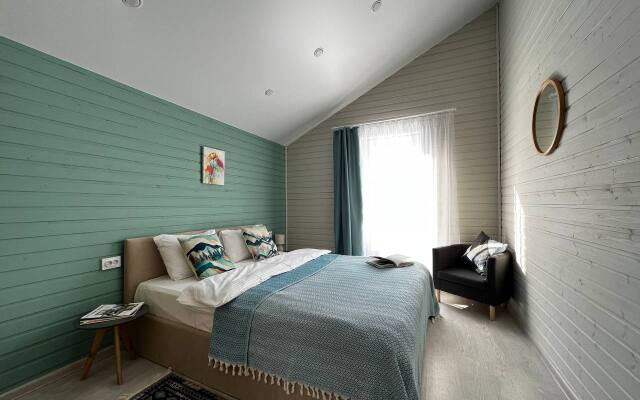 Point 178 Biryuzovyj Guest House