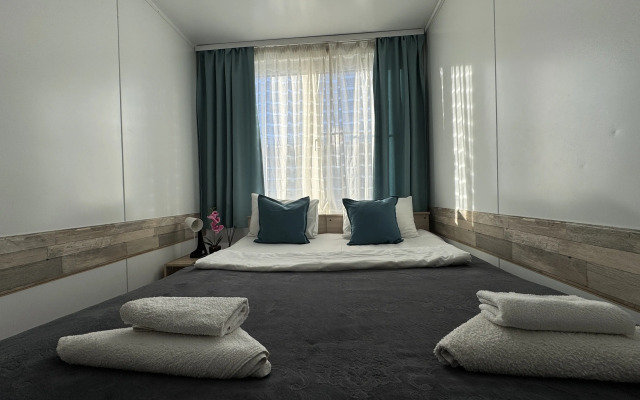 Samolet Guest House