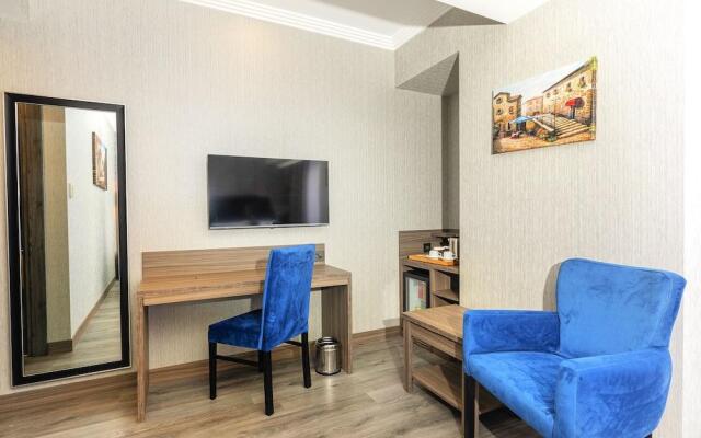 Demiray Hotel