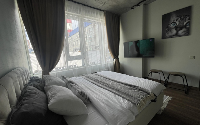 Roskoshnaya Flat