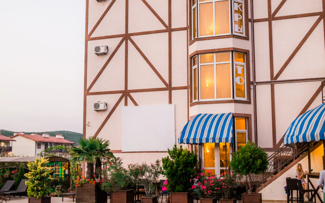 Bonzhur Hotel