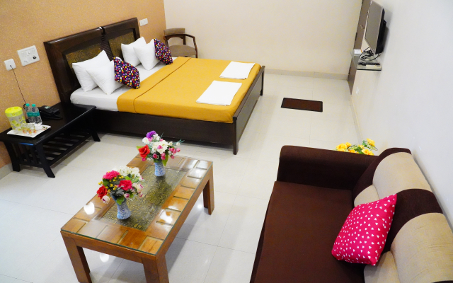Vjr Mahal and Vinayagam Residency Hotel