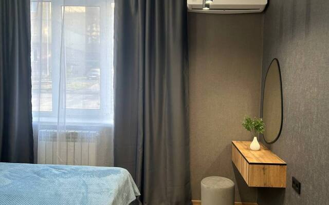 Uyutnaya Dizaynerskaya Kvartira Flat