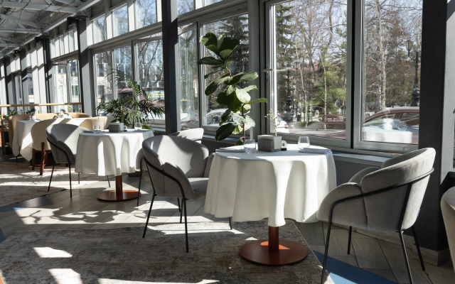 Nesterov Plaza Hotel