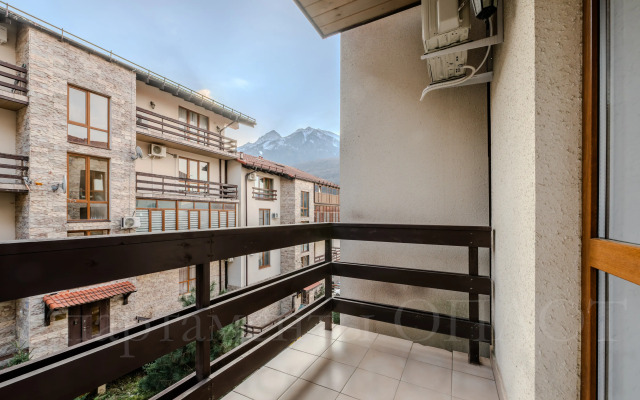 Oplot - Semejnye s odnoj spal'nej i balkonom 3 Apartments