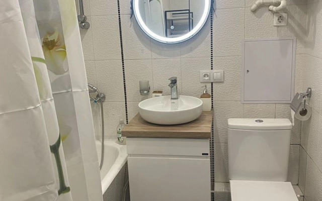 Na Prospekte 50 Let Oktyabrya 22 Flat