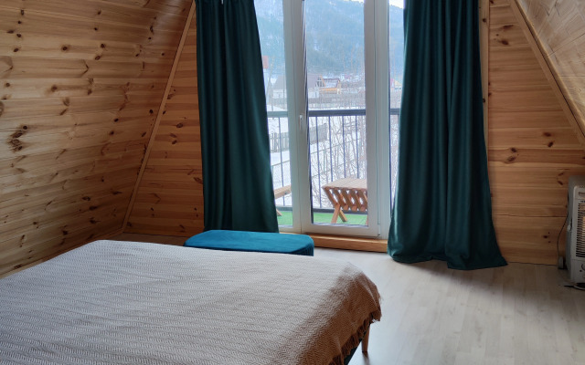 Гостевой дом Коттедж с панорамным видом на горы