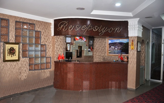 Отель The Lines