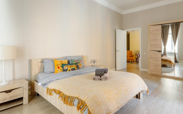 Luchshaya Kvartira with 3 bedrooms near Kremlin