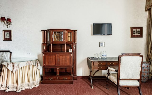 Bristol Hotel