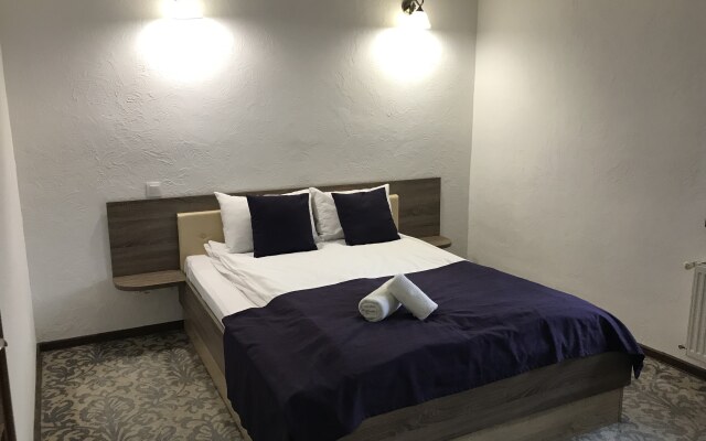 Coin Hotel