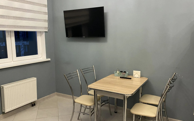 Апартаменты Классические с Балконом Уютный Дом на Смольной 44