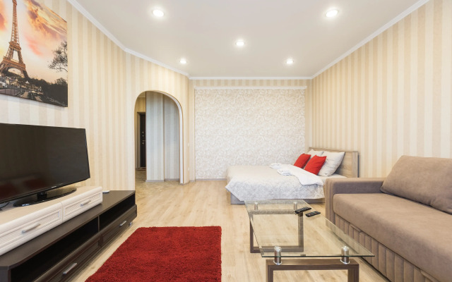 Апартаменты 1-к центр Орджоникидзе 47