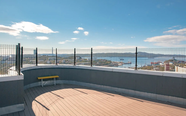 Апартаменты на высоком этаже, рядом с театром и мостом, недалеко от центра. Фастовская 29.