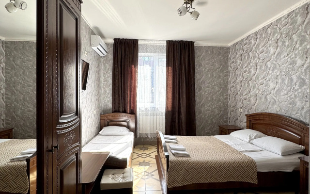Dvin Guest House