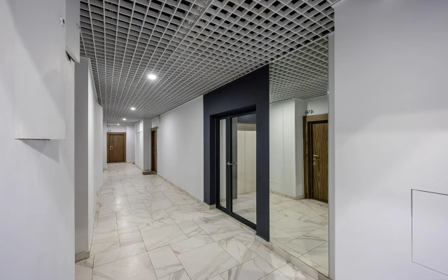 Alis v ZhK Hedlajner 493 Apartments