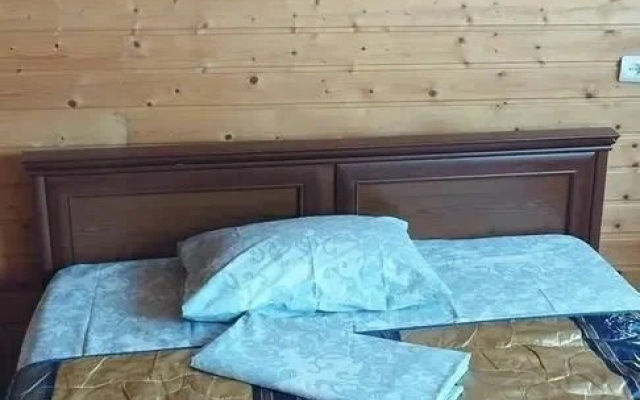 Трёхместный номер Economy (общая ванная комната) — фото 1