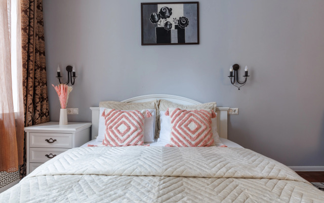 Апартаменты Трехкомнатные у Площади Восстания 10 гостей