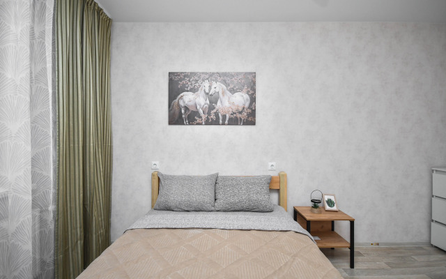 Prostornaya Kvartira Vozle SFU Flat