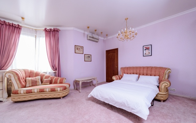 Na 5-m Voykovskom Apartments