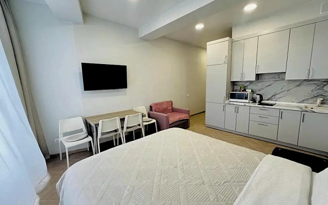 Apartamenty Uyutnaya 3kh Mestnaya Studiya S Balkonom Flat