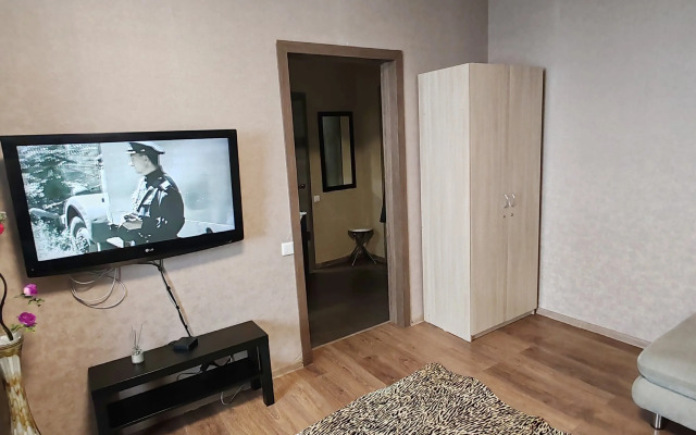 Na Aleksandra Usoltseva 26 Flat