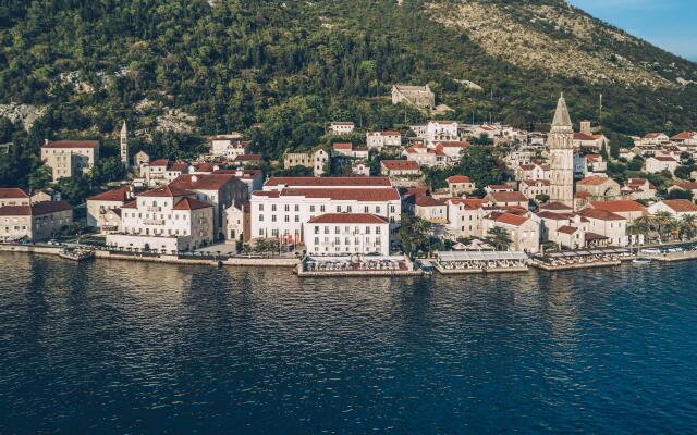 Heritage Grand Perast