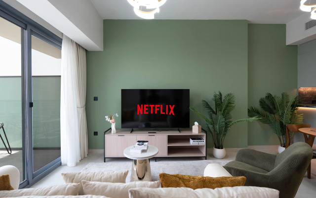 Апартаменты KeyRock Golf Gate | Stylish Retreat + Pool & Gym