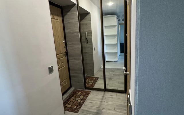 Ryadom s vokzalom Tkacheva 3 Flat