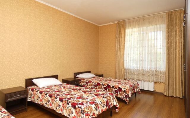 Na Yug U Chyornogo Morya Guest House