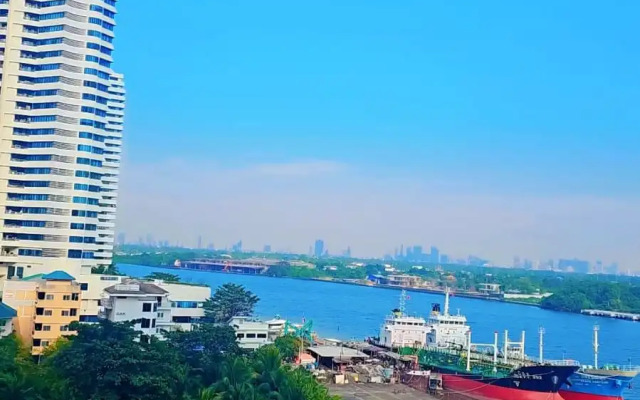 Riverfront Bangkok Apartments