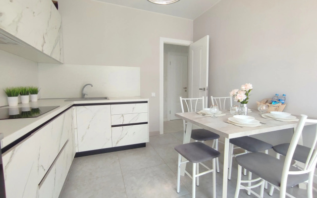 Ryadom S Naberezhnoy Flat