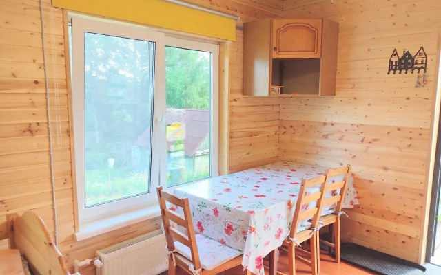 Na Lermontova 13 Pos. Sosnovo Guest house
