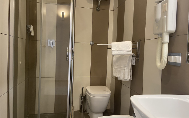 Up Hotel