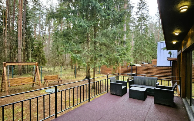 Частный дом большой