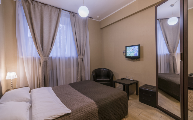 Persona Mini-Hotel