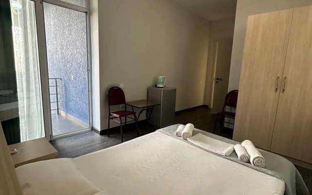 Guesthouse 99, Guest House