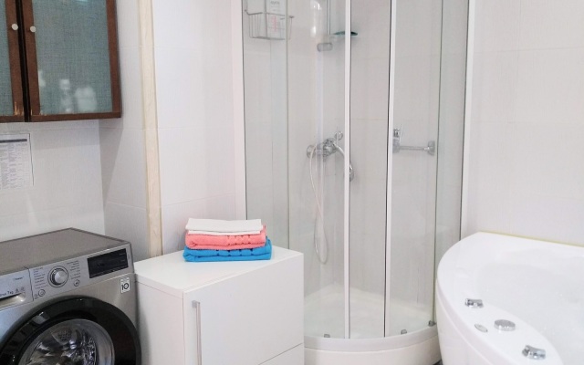Apartamenty s Dzhakuzi na Ostrove.