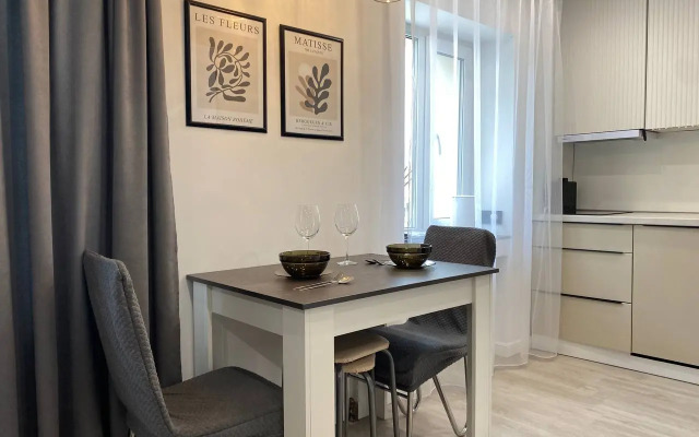 2-K s Klassnym Remontom na Pobede u Tsentra Flat