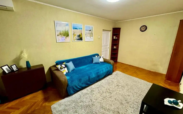 Квартира Уютная двухкомнатная у метро Тропарево