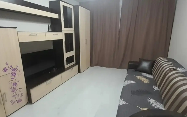 Sovremennaya Kvartira U Vozdushno-Desantnogo Uchilischa Flat