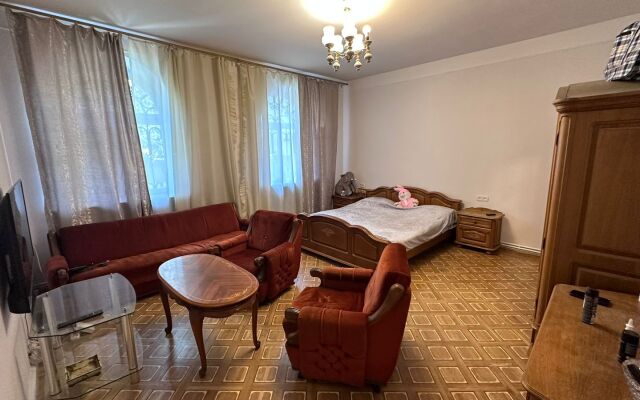 Aram Guest house
