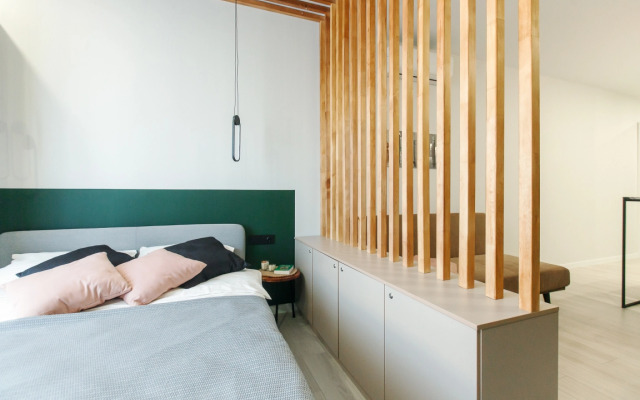 Uluchshennye s Krovatyu i Divanom v Istoricheskom Centre 37m Apartments