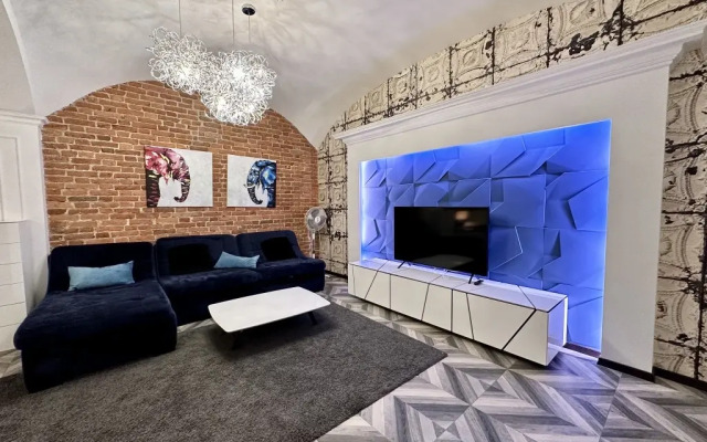 LITEINY  Royal Apartments